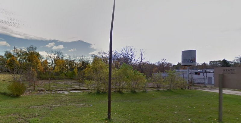 Frostop Root Beer - 2013 Street View Of Pontiac Location (newer photo)